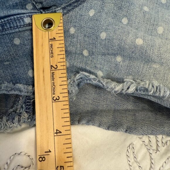 Torrid Women's Jean Shorts Light Wash Distressed Denim Shorts Sz 16 - Picture 10 of 11